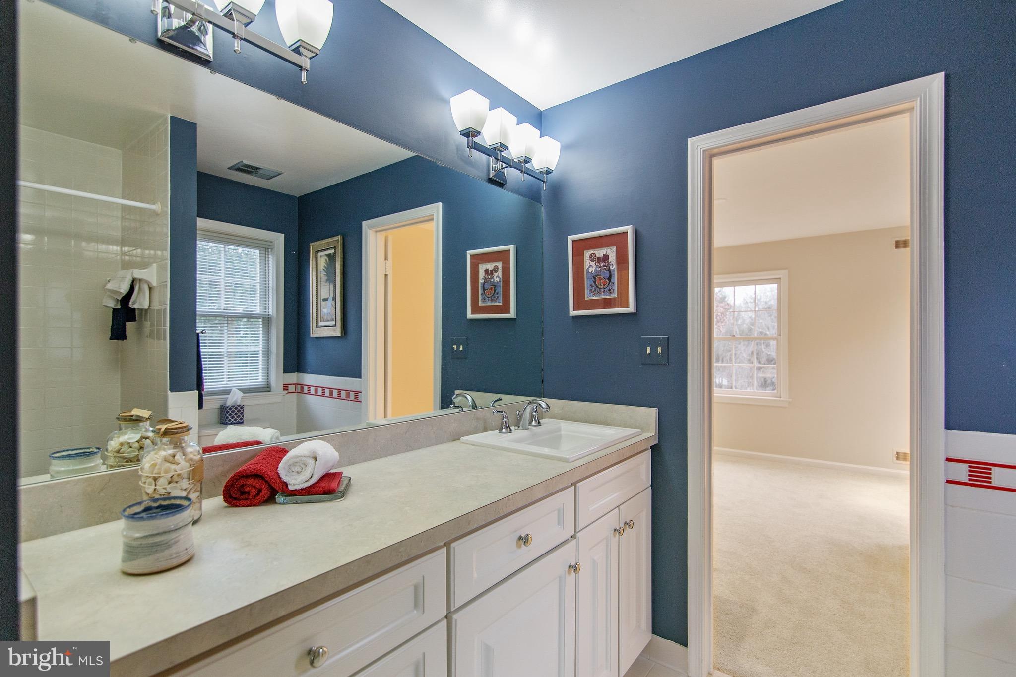 6604 Quaker Ridge Road Rockville, MD 20852 - Photo 20 of 29 Bath