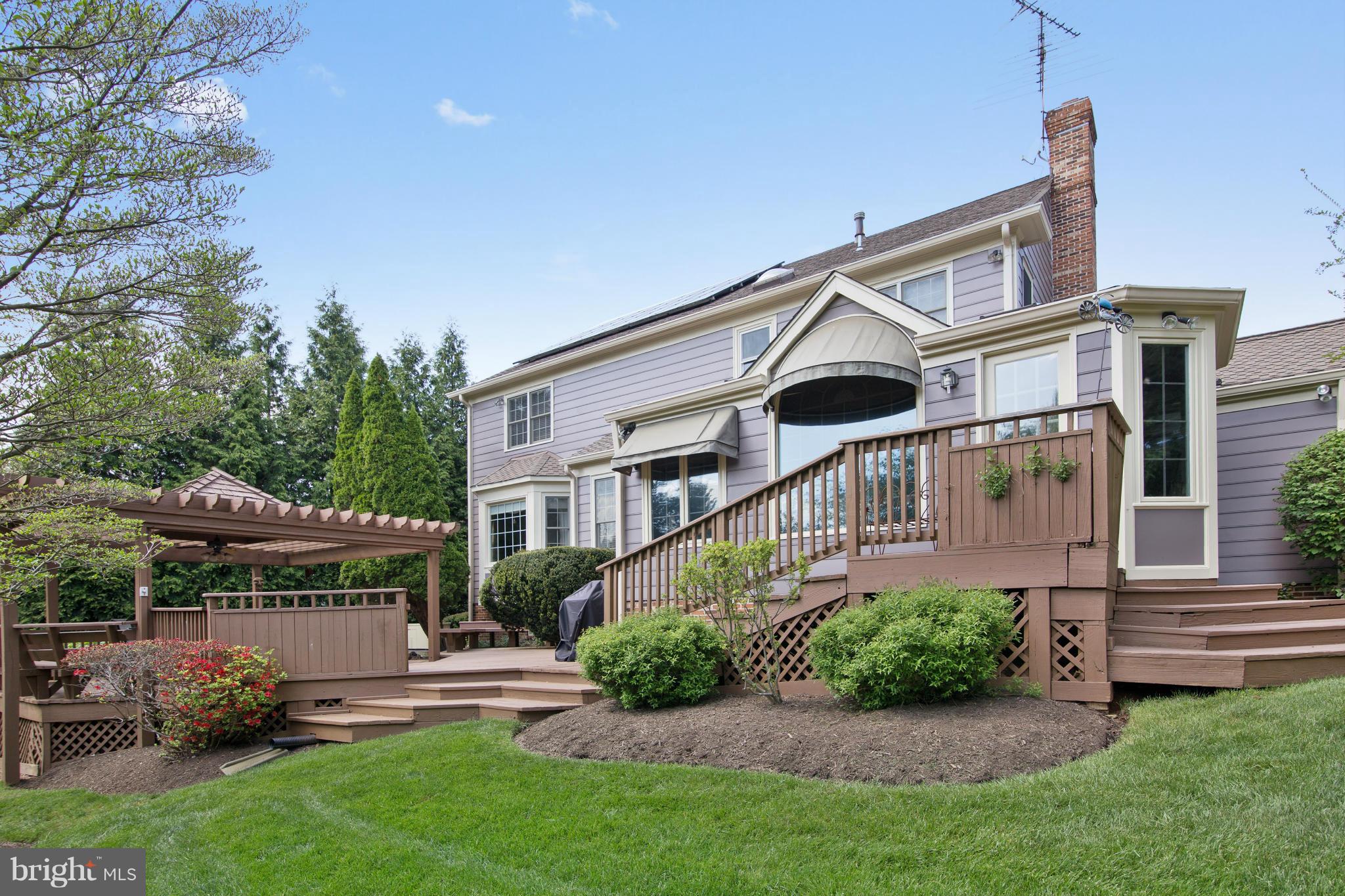 6604 Quaker Ridge Road Rockville, MD 20852 - Photo 28 of 29 Exterior (Rear)