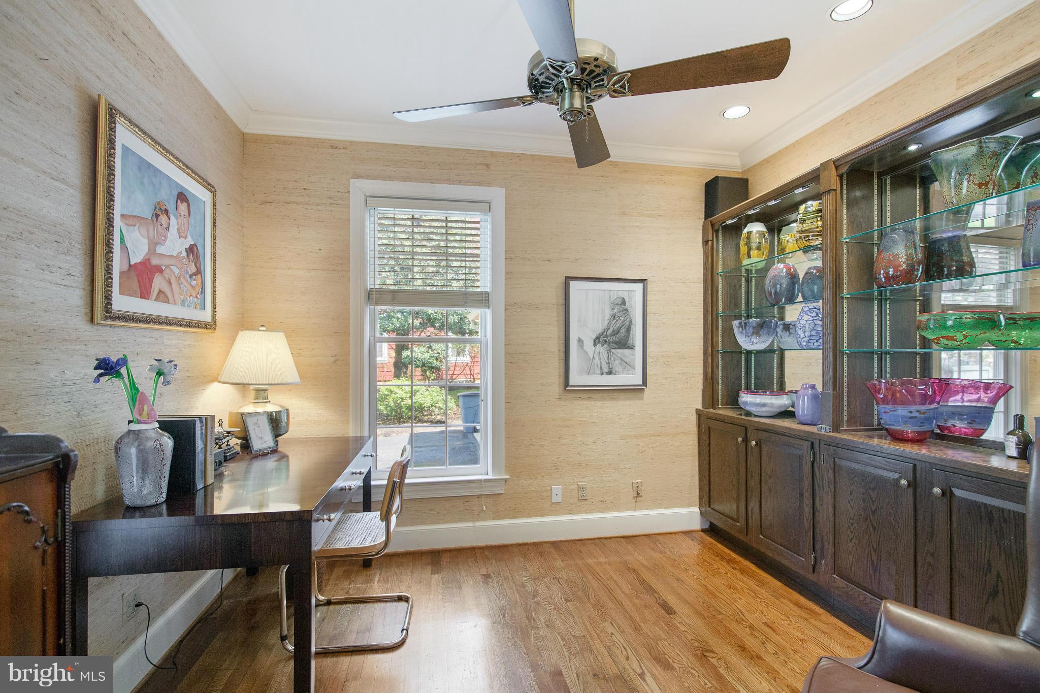 6604 Quaker Ridge Road Rockville, MD 20852 - Photo 6 of 29 Interior (General)