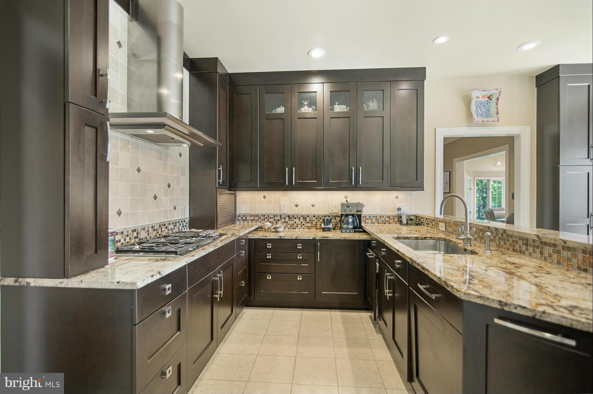 6604 Quaker Ridge Road Rockville, MD 20852 - Photo 8 of 29 Bath (Master)