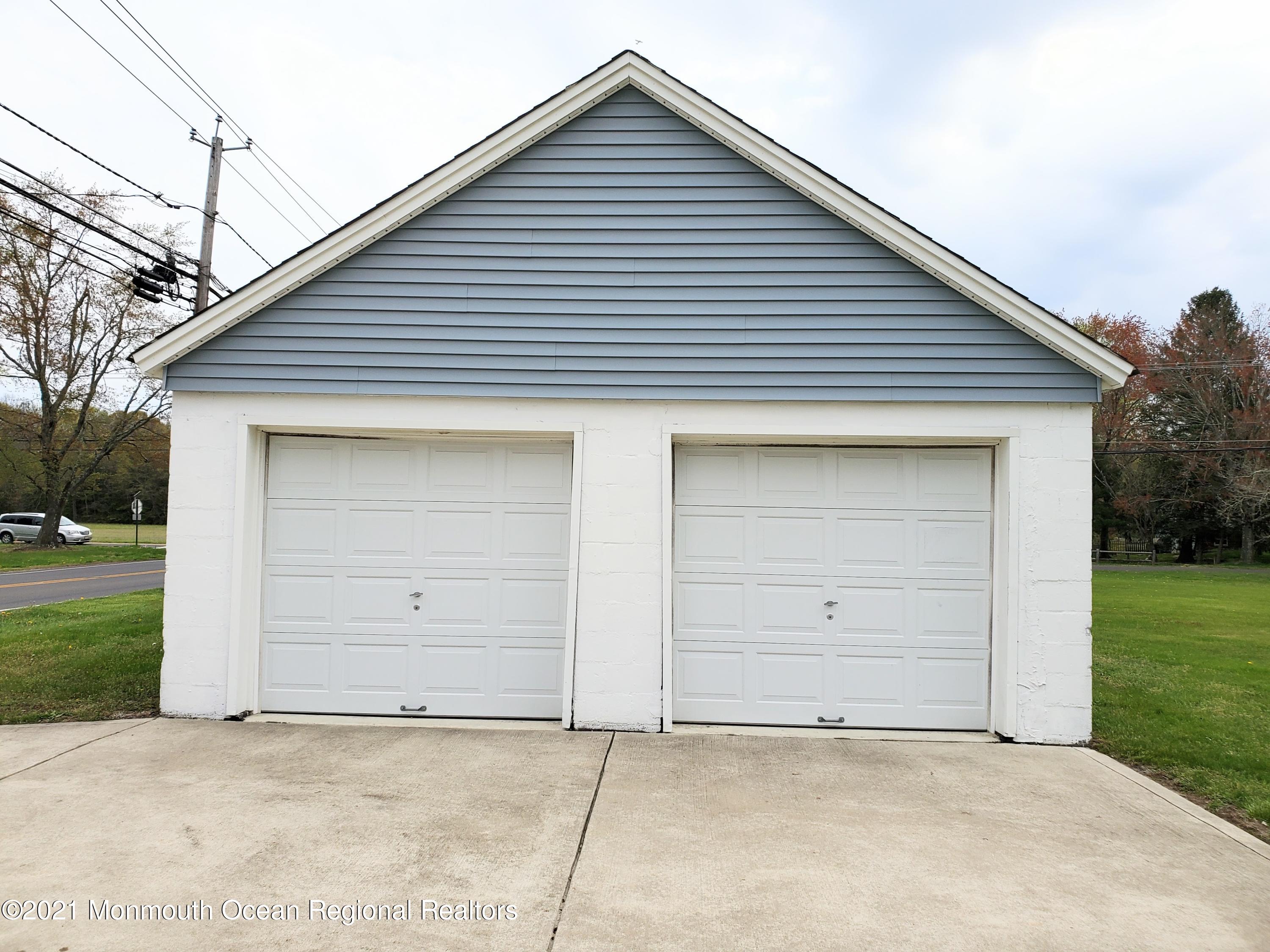 50 Hawkin Road Medford, NJ 08055 - Photo 24 of 28 front view of a house