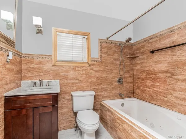 $875,000 | 3324 Barker Avenue | Olinville