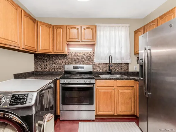 $875,000 | 3324 Barker Avenue | Olinville