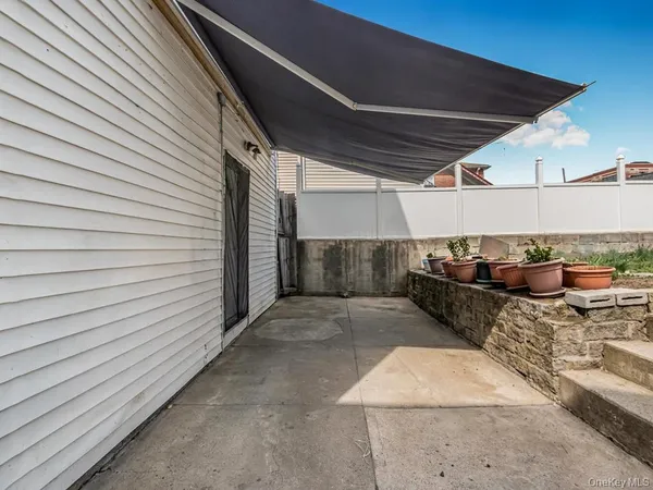 $875,000 | 3324 Barker Avenue | Olinville