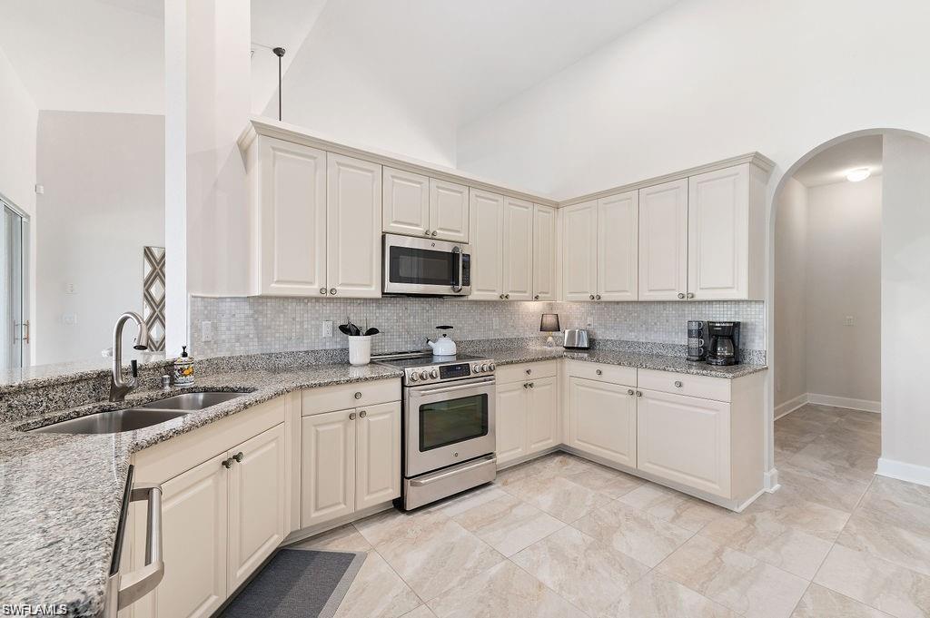 8963 Appaloosa Court Naples, FL 34113 - Photo 8 of 36