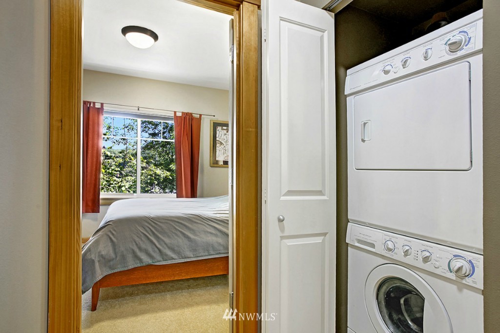 2450 Southwest Webster Street Seattle, WA 98106 - Photo 14 of 24 Gallery Image 14