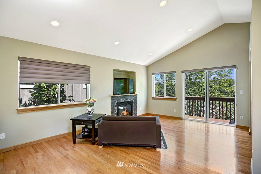 2450 Southwest Webster Street Seattle, WA 98106 - Photo 5 of 24 Gallery Image 5