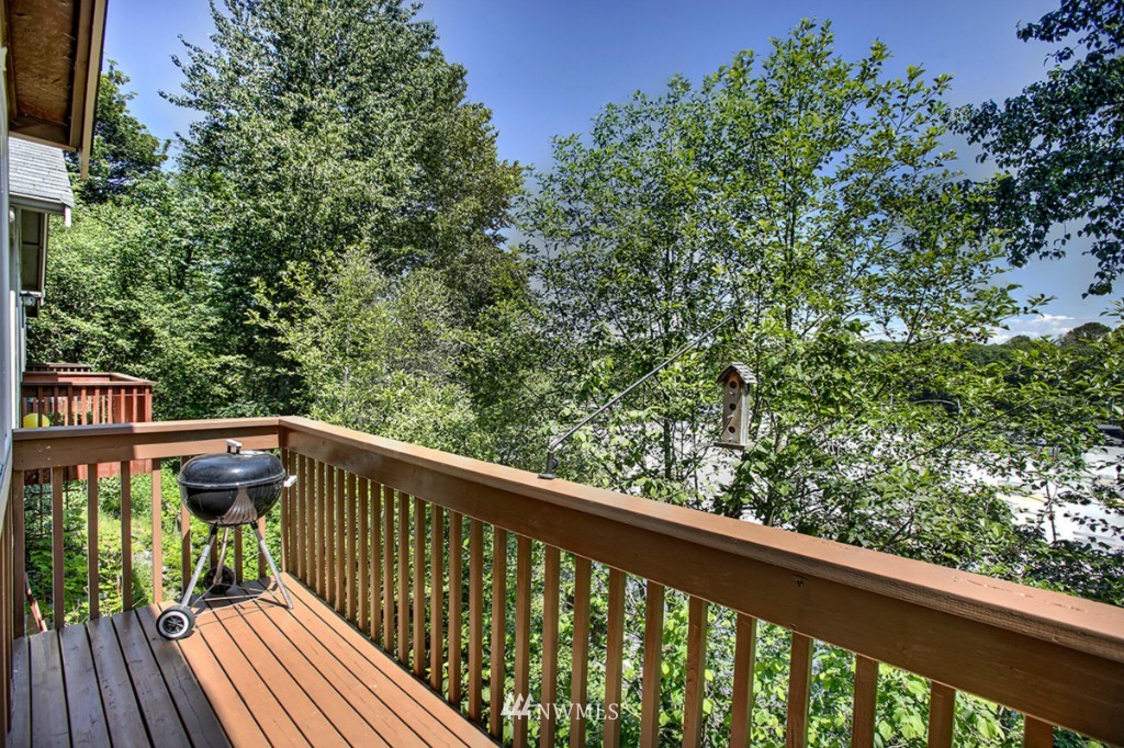 2450 Southwest Webster Street Seattle, WA 98106 - Photo 8 of 24 Gallery Image 8