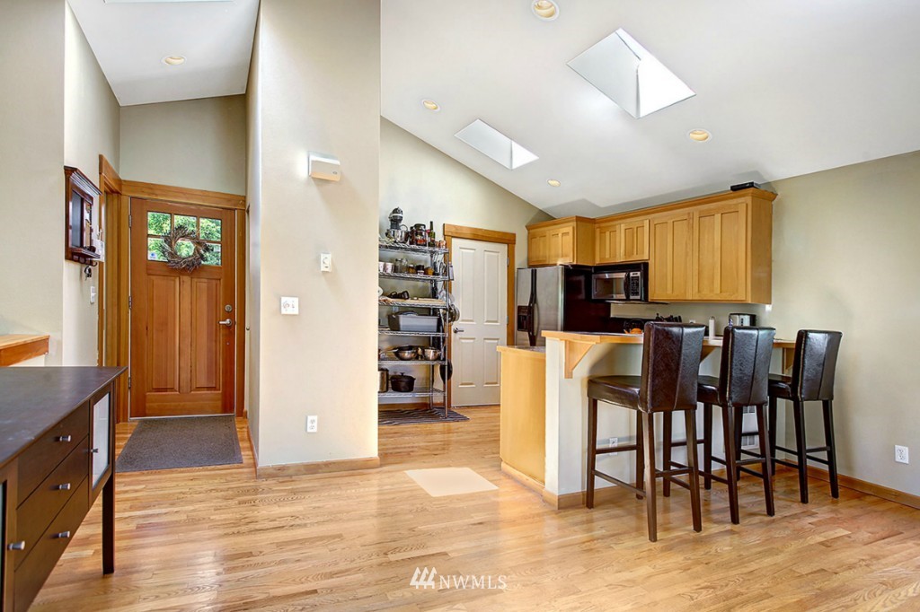 2450 Southwest Webster Street Seattle, WA 98106 - Photo 9 of 24 Gallery Image 9