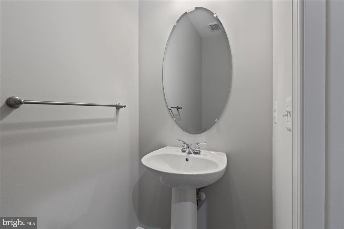 9810 Ridge Street Lanham, MD 20706 - Photo 9 of 34 Powder Room
