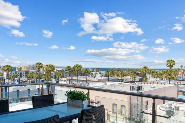 a view of a terrace with city view