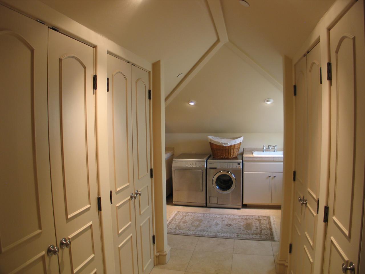 1129 High Road Santa Barbara, CA 93108 - Photo 16 of 18 a utility room with dryer and washer