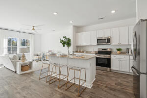 7903 Triggerfish Way North Charleston, SC 29420 - Photo 5 of 34 5