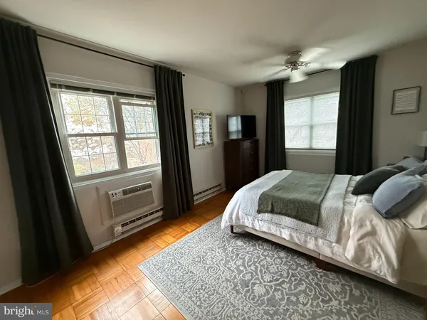 $2,300 | 1921 North Quaker Lane, Alexandria, VA 22302