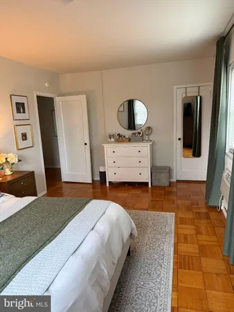 $2,300 | 1921 North Quaker Lane, Alexandria, VA 22302