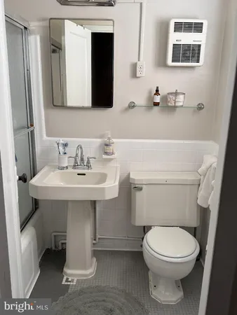 $2,300 | 1921 North Quaker Lane, Alexandria, VA 22302