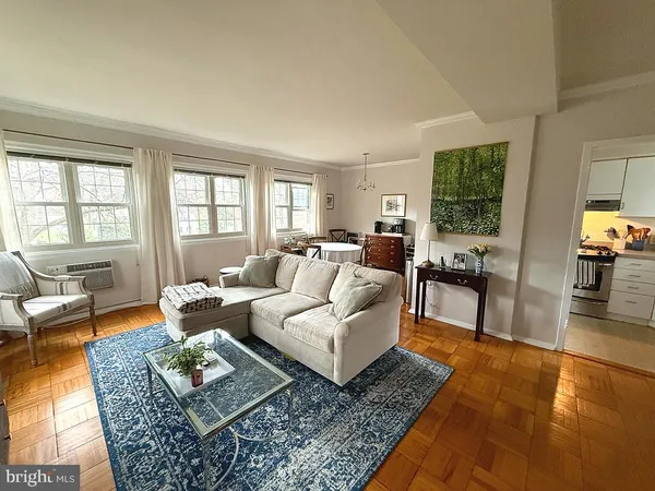 $2,300 | 1921 North Quaker Lane, Alexandria, VA 22302