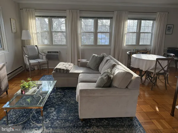 $2,300 | 1921 North Quaker Lane, Alexandria, VA 22302