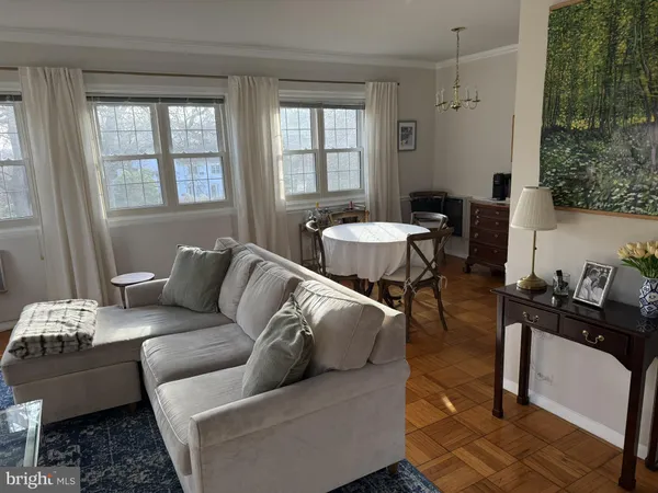 $2,300 | 1921 North Quaker Lane, Alexandria, VA 22302