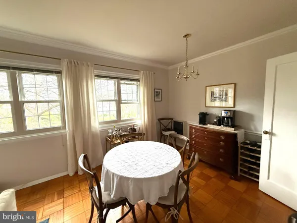 $2,300 | 1921 North Quaker Lane, Alexandria, VA 22302