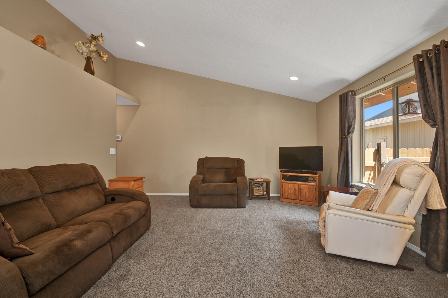 16439 Riley Drive La Pine, OR 97739 - Photo 6 of 42 15