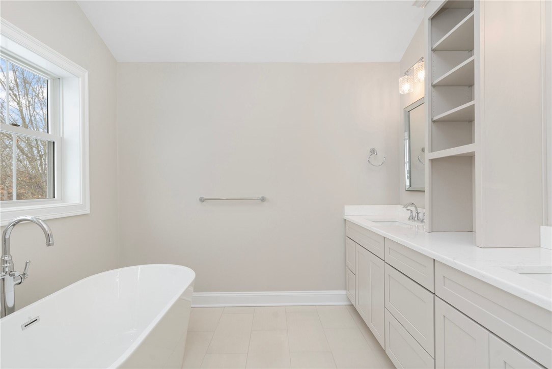 61 Cardinal Road Cranston, RI 02921 - Photo 24 of 26