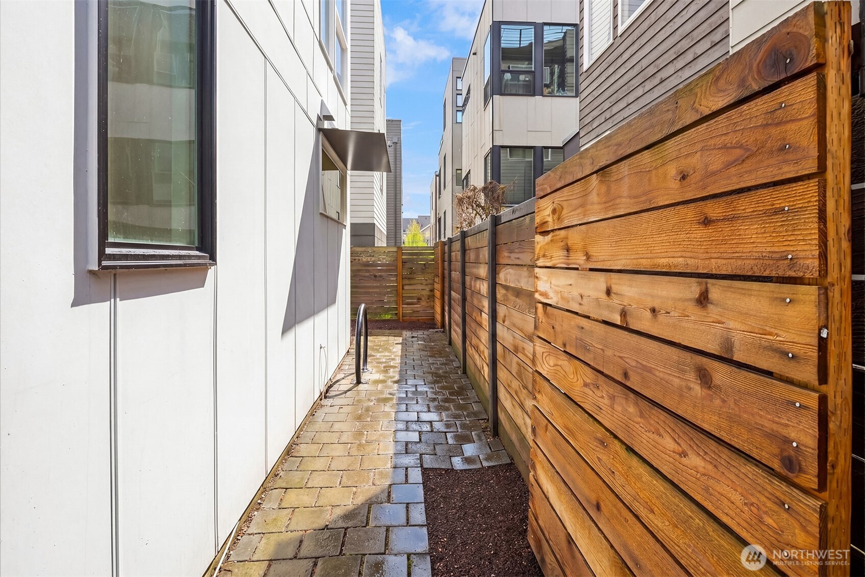 819 Northwest 54th Street, Unit B Seattle, WA 98107 - Photo 11 of 40