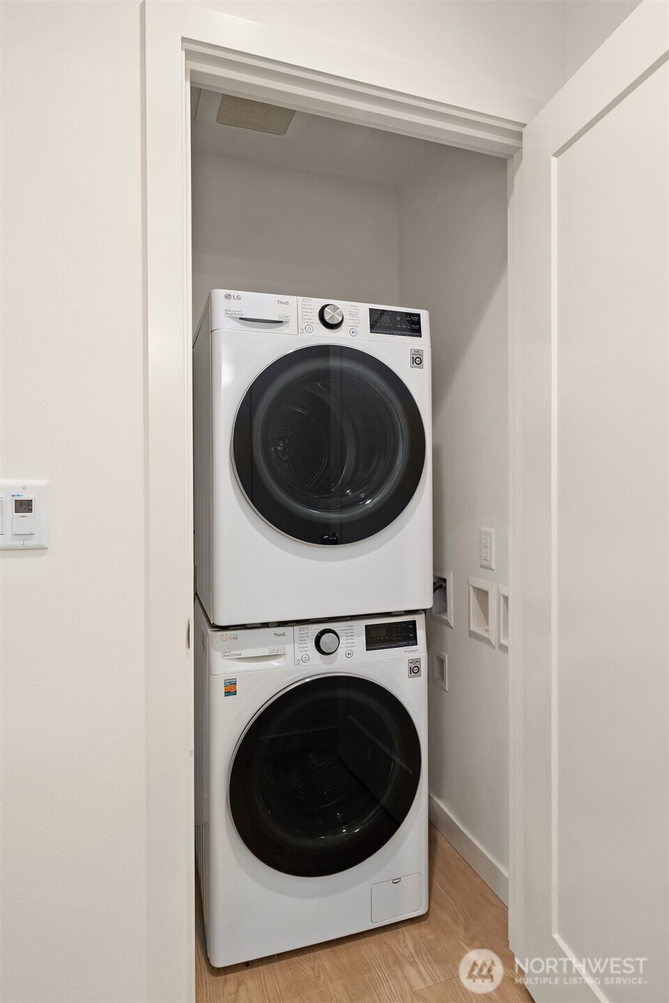 819 Northwest 54th Street, Unit B Seattle, WA 98107 - Photo 7 of 40