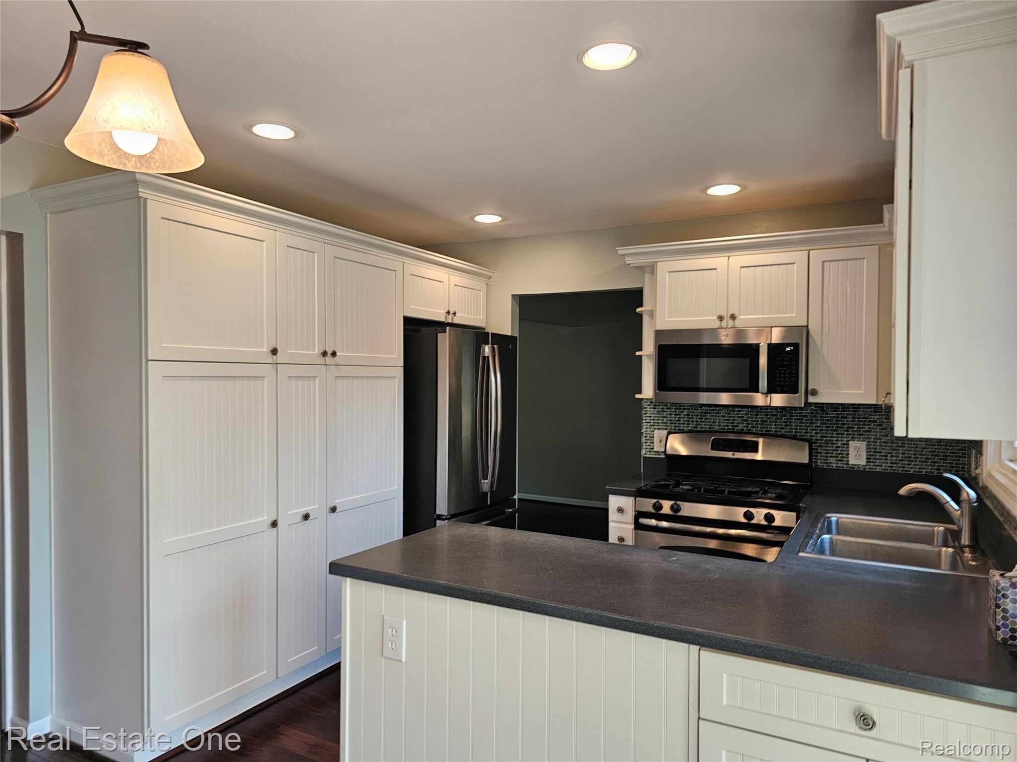 2070 Winchester Road Rochester, MI 48307 - Photo 5 of 26 20260902_150403.jpg