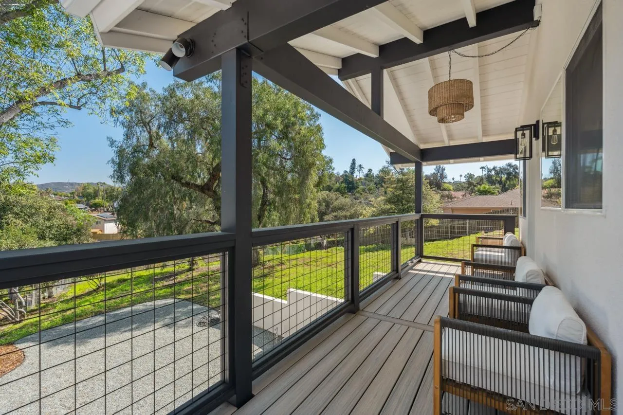 986 Phillips Street Vista, CA 92083 - Photo 3 of 55