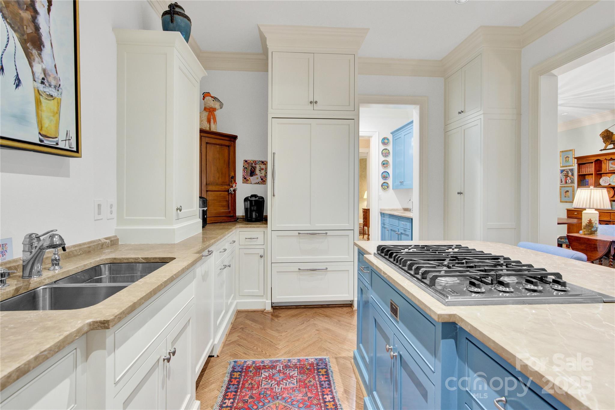 164 Cherokee Road Charlotte, NC 28207 - Photo 12 of 32 a kitchen with granite countertop a sink stove and refrigerator