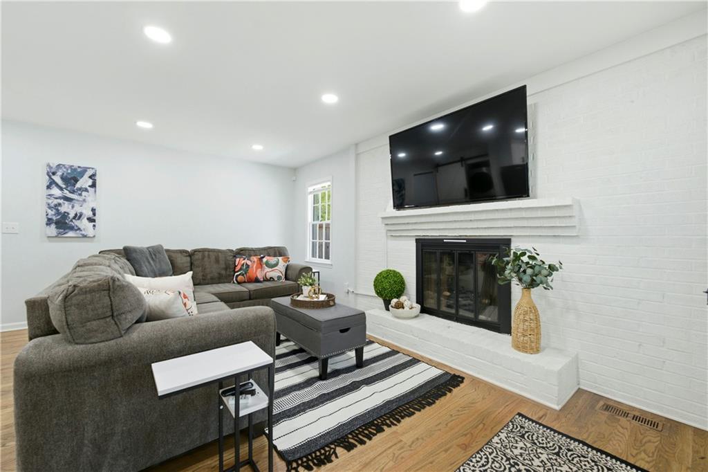 244 Church Road Southwest Marietta, GA 30060 - Photo 10 of 34