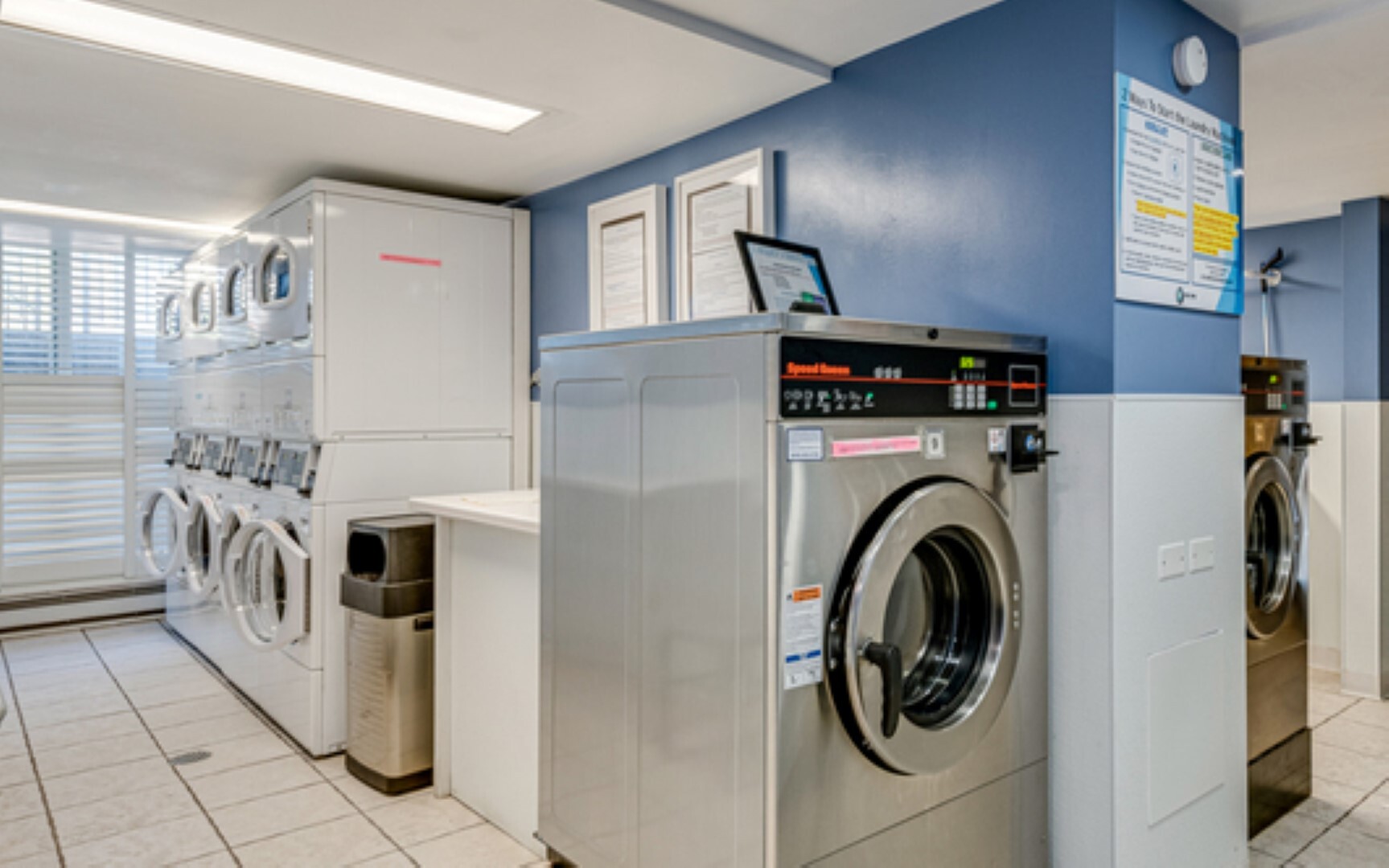 5901 North Sheridan Road, Unit 16C Chicago, IL 60660 - Photo 22 of 28 a utility room with dryer and washer