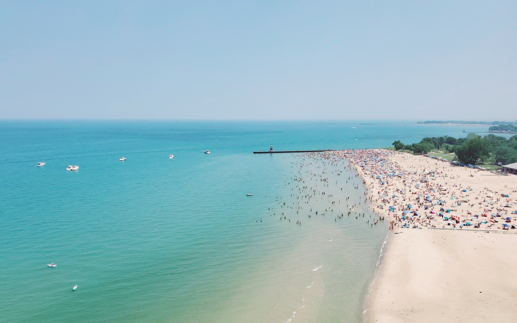 5901 North Sheridan Road, Unit 16C Chicago, IL 60660 - Photo 25 of 28 a view of beach and an ocean