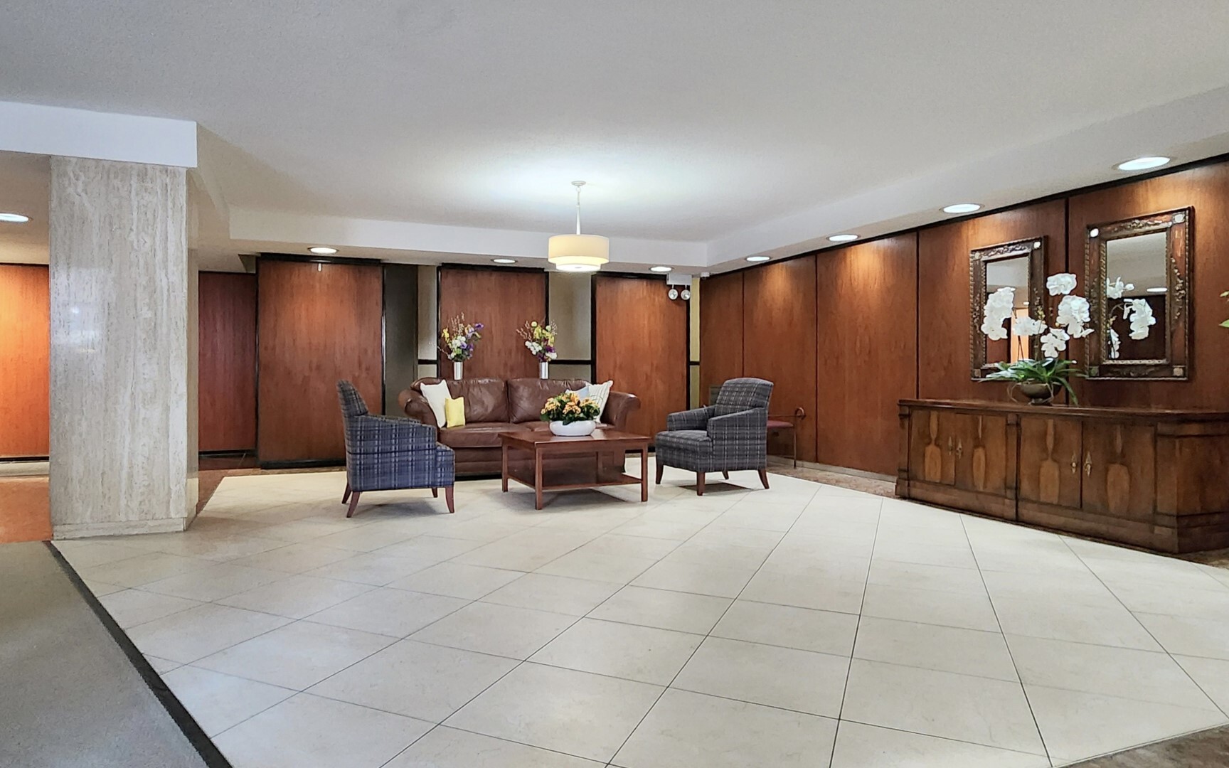 5901 North Sheridan Road, Unit 16C Chicago, IL 60660 - Photo 3 of 28 a view of a livingroom with furniture and a couch