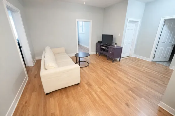 $2,300 | 3155 West Augusta Boulevard, Unit G, Chicago, IL 60622