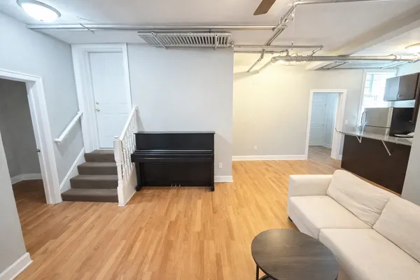 $2,300 | 3155 West Augusta Boulevard, Unit G, Chicago, IL 60622