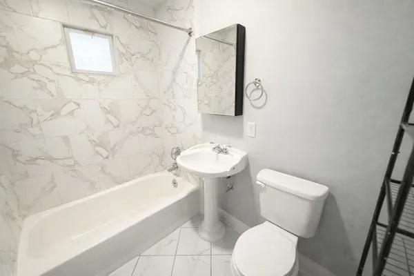 $2,300 | 3155 West Augusta Boulevard, Unit G, Chicago, IL 60622