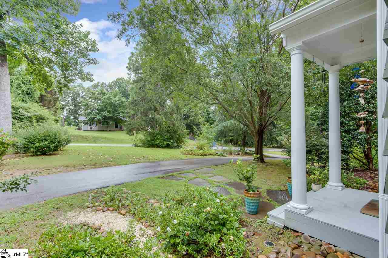 215 Altamont Road Greenville, SC 29609 - Photo 3 of 36