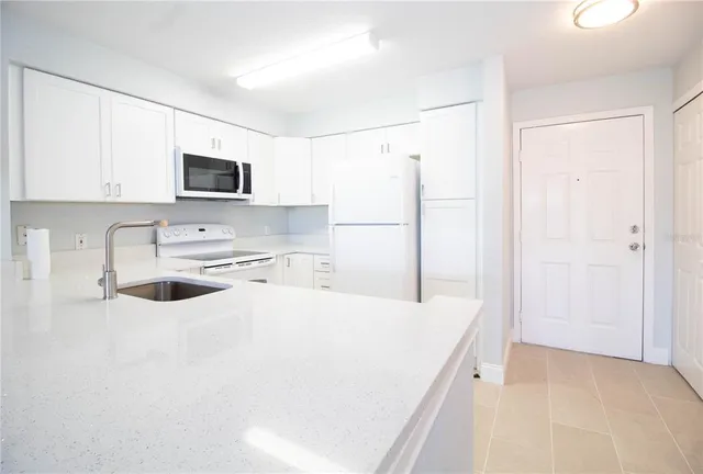 $1,750 | 14036 Fairway Island Drive, Unit 1535, Orlando, FL 32837