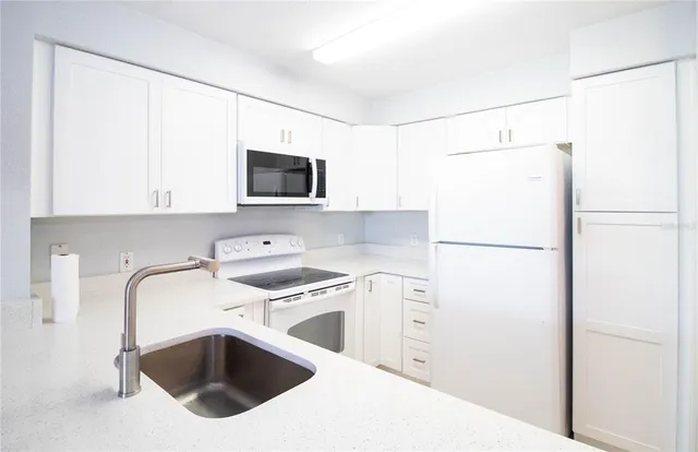 $1,750 | 14036 Fairway Island Drive, Unit 1535, Orlando, FL 32837