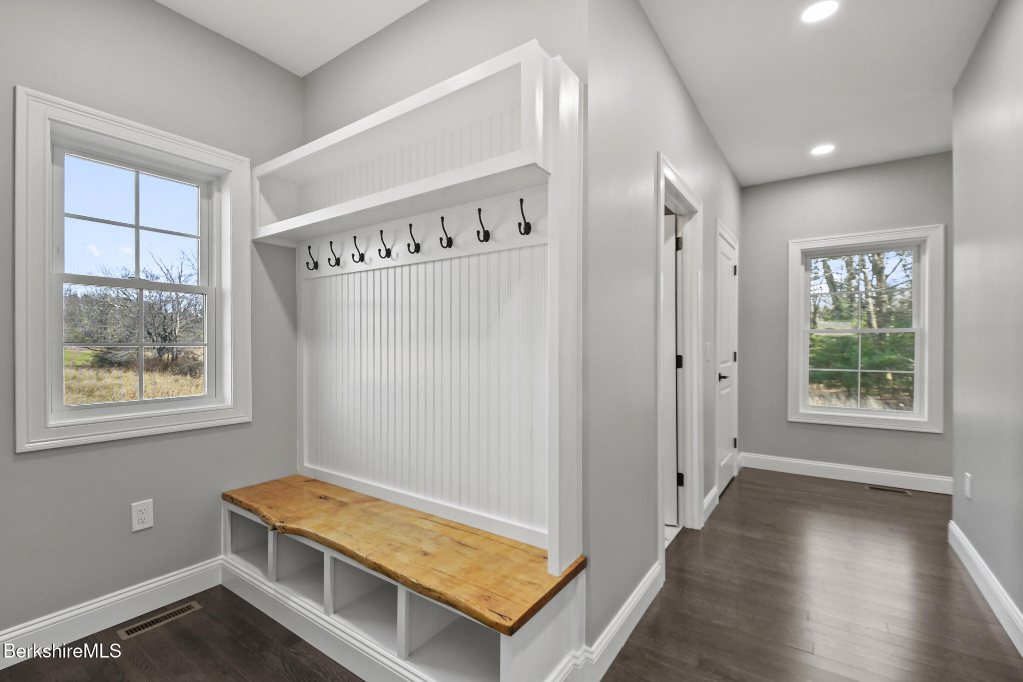 50 Mort Vining Road Southwick, MA 01077 - Photo 9 of 53 Foyer