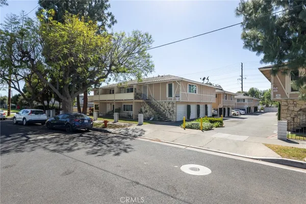 $2,995 | 410 North Clark Street, Orange, CA 92868