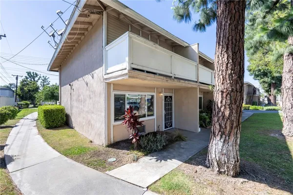 $2,995 | 410 North Clark Street, Orange, CA 92868