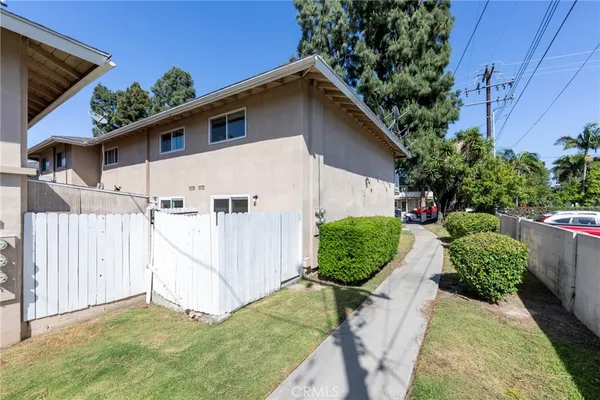 $2,995 | 410 North Clark Street, Orange, CA 92868