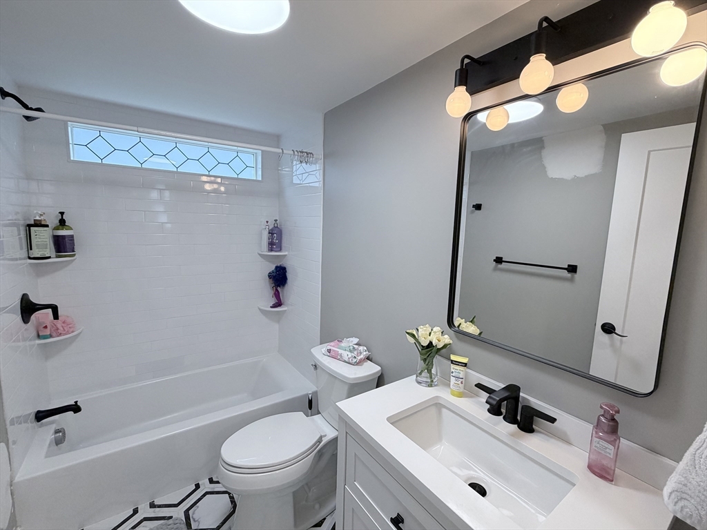 70 Upsala Street Worcester, MA 01607 - Photo 14 of 36