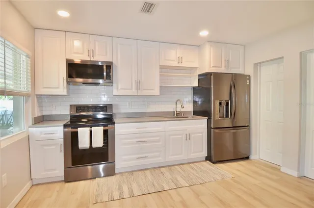 $675,000 | 411 Pameto Road, Nokomis, FL 34275