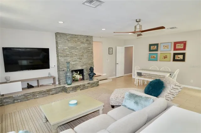 $675,000 | 411 Pameto Road, Nokomis, FL 34275