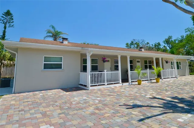 $675,000 | 411 Pameto Road, Nokomis, FL 34275