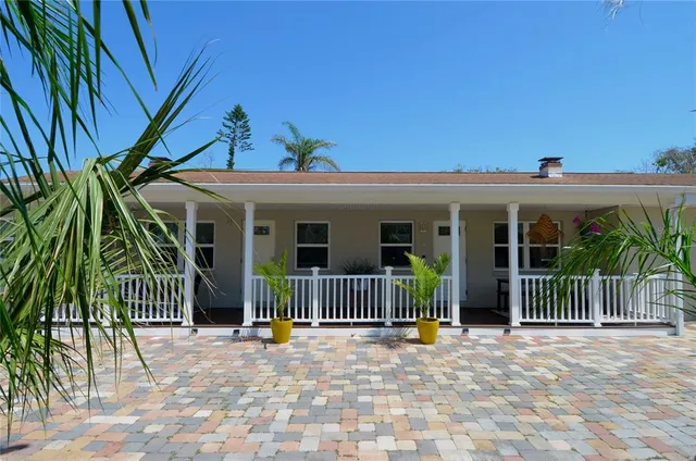 $675,000 | 411 Pameto Road, Nokomis, FL 34275